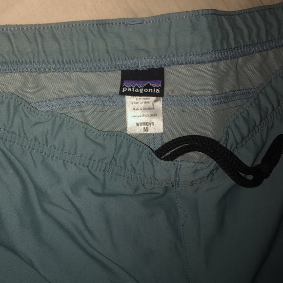 Patagonia medium spandex pants (WOMEN) - Picture 2 of 5